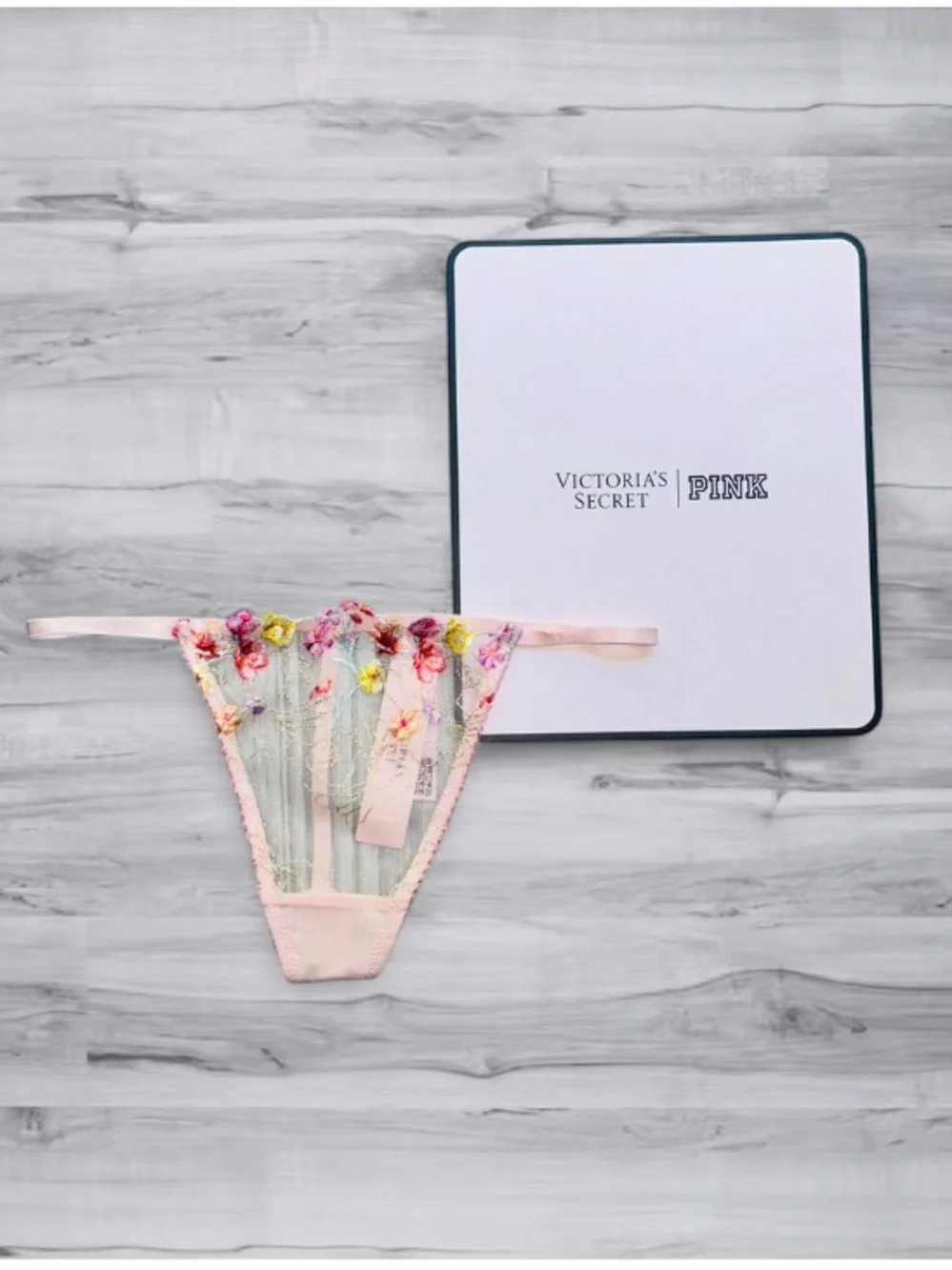 💐 Rainbow Blooms V-String Thong Victoria Secret Dream Angels XS NWT